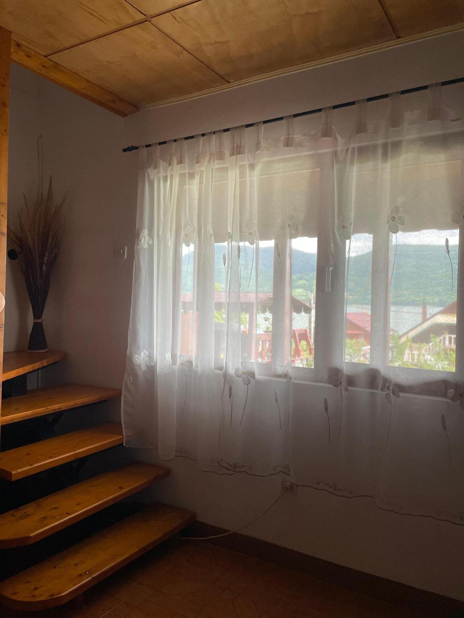 Villa Casa Melania Ieşelniţa Exterior foto