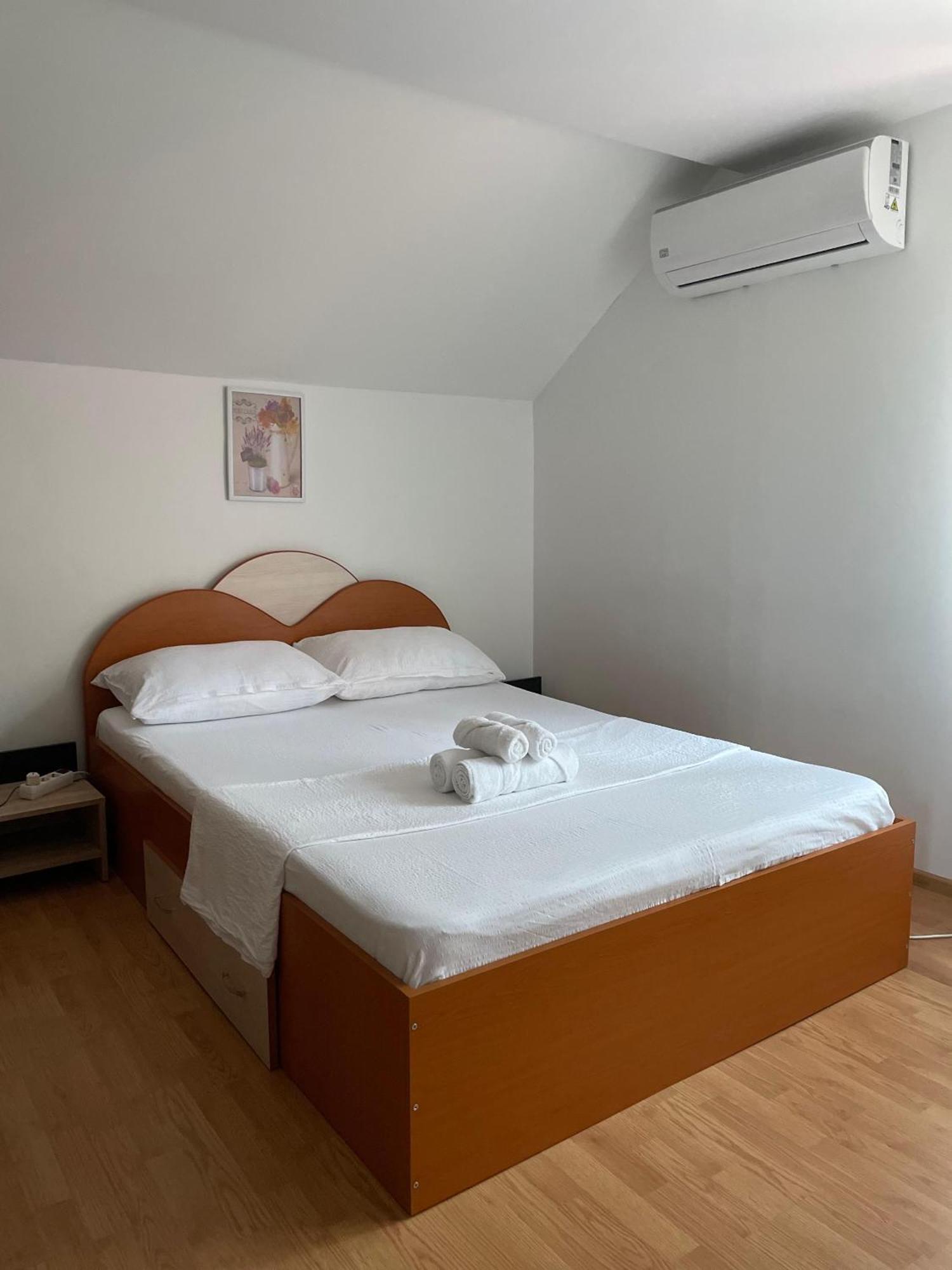 Villa Casa Melania Ieşelniţa Exterior foto